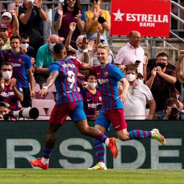 通过社交媒 通过社交媒