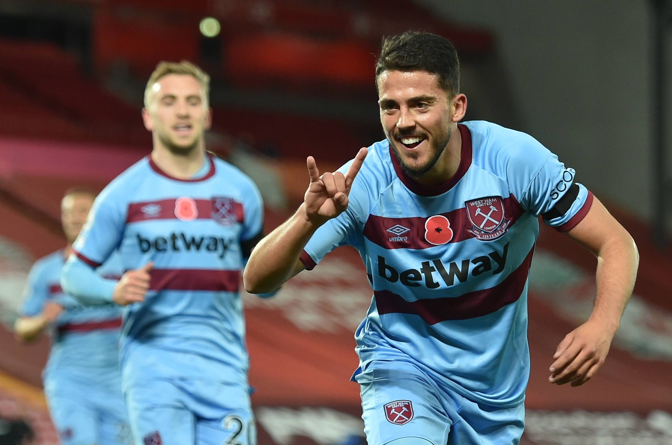 依旧保持着 依旧保持着