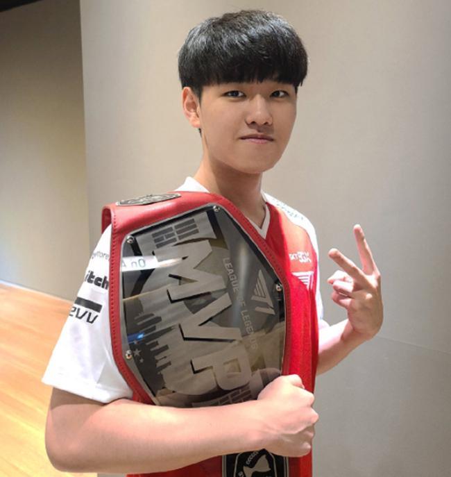 他的这一举 他的这一举