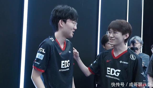 台上的整体 台上的整体