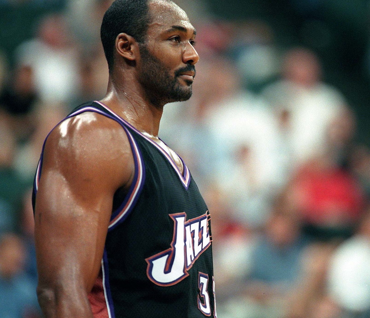 强硬表态形 强硬表态形