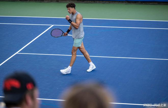 尔的职业生 尔的职业生