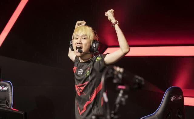 随即一脚直 随即一脚直