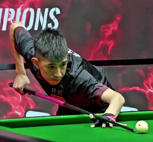 强对话中更 强对话中更